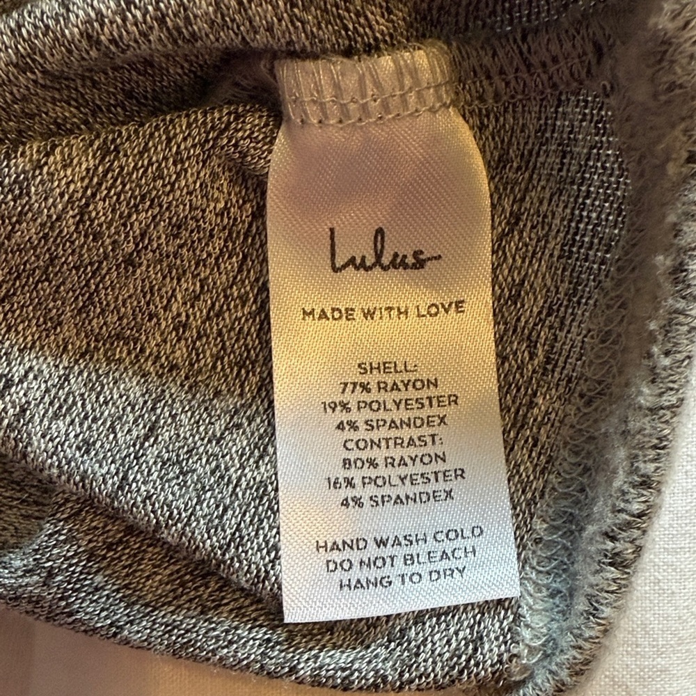 Lulu's Heather Gray V-Neck Super Soft Top - Picture 4 of 4
